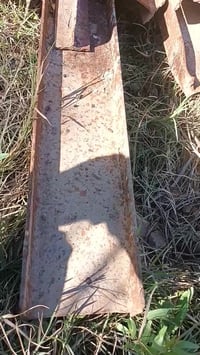 حديد مستعمل للبيع شيلمان عدد ٨  قواطع محميه طول ٣ عرض ٣.٢٥ عدد ٤   جام...