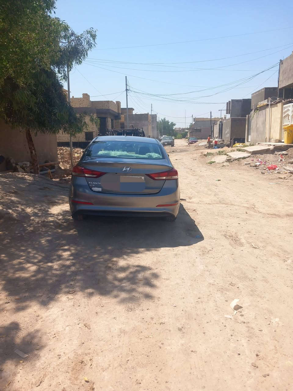 سلام عليكم إلنترا موديل 2018 أمريكي محرك 2000 محرك وكير جدد السياره بيه صبغ البنيد وشويه بارد بلقبق مال الجنطه مثل ماموضح بلصور والباقي مكفوله السياره ليبل واحد تبريد شغال ثلج تدفئه تخم تاير جديد رقم بغداد انكليزي السياره جديده  السعر 120وبيه مجال حك الجيه العنوان بابل الحصوه علحولي للاستفسار اكثر اتصل 《***********》متواجد خاص
