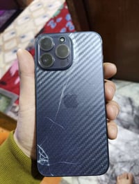 للبيع 14 برو ماكس بطارية 93 بلادي مكفول بس ضهر مفطور ذاكرة 256 مكاني ب...