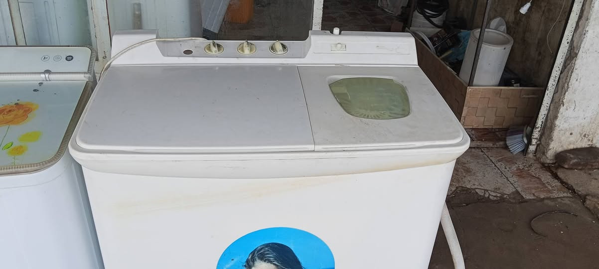 سلام عليكم اخوان عندي محل لتصليح وبيع الغسالات رقم موبايل ***********
