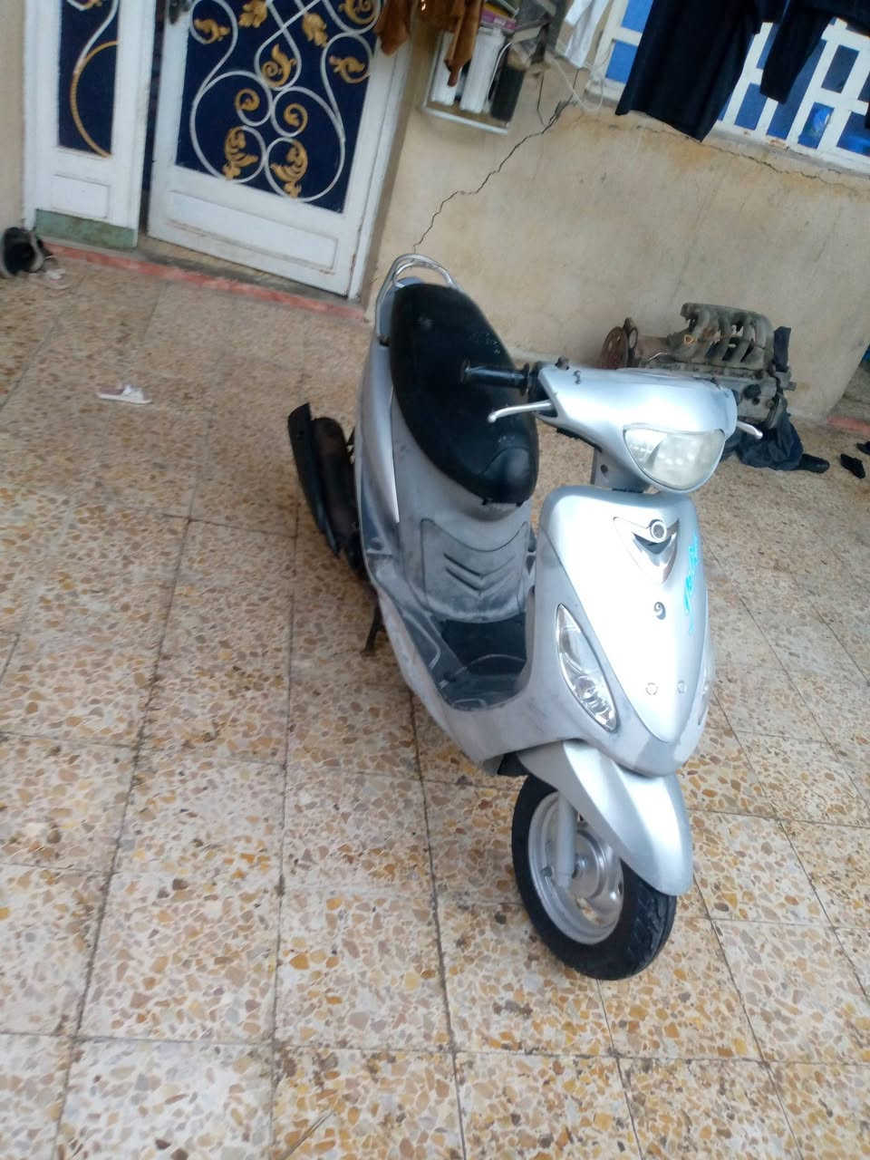 السلام عليكم دراجه للبيع بلاد مكان زبير ***********
