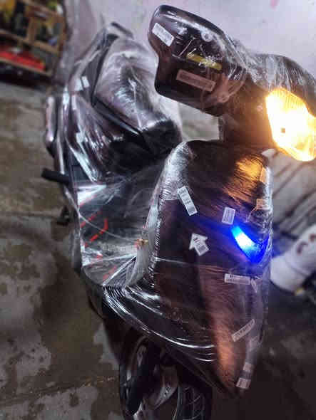 السلام عليكم دراجه فكستار السرعة100ياباني     ياباني   السرعة 100   ياماها اليابان  (السعر 350الف ) الرقم هاتف *********** مثل ما عودناكم عل وجبة جديدة كل يوم قطعة نفس شكل +الون +السرعة مواصفات تفاصيل كل يوم توصلي قطعة نادرة    مال 💫🤎وكالة دراجه ✨المواصفاة    (السعر 350الف   ) قطعة نادرة وحلوة 🌟🌟        💯🔥   دراجه كاملة مواصفاة حلوة نظيفة لحد يكول شبيهة نقص بل كارتون  محرك ستندر   ((مال رمبة كفرات البلادي اصلي ومختم ))  كلة شغال سلف  وهندر تايرات نظيفات دبلات كفرات بلادي اصلي  حلوة      سرعة شلعة فولل مواصفات   سرعتهة حلوة دك مشي خير من الله  لايتات اشاير كيجات شغالات  هندر نكرة مكينة ناعمة هورن جميع كهربائيات شغالة (((سعر 350الف    بيه مجال شي بسيط حك جية  ))) اوراقهة كاملة منفيس مكاتبة الكمرك الكمرك موجود   الشراي يتصل  دراجه كلشي شغال على تايرات على لايتات خير من الله دراجه معدلة حلوة شغالة معدلة سرعة شلعة  النضافة 100/100 /// سرعتهة شلعتهة قوتهة 100/100/  فول مواصفات العنوان بغداد مدينة الصدر  *********** الشراي يتصل مامتواجد عل فيس  موجود وتساب
