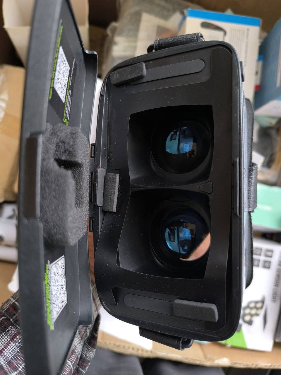 نظارة V5 واقع افتراضي بهذا الشكل 👇 
13 على أول تم


**إذا كنت صاحب هذا الإعلان وتريد حذفه لأي سبب، رجاءا أرسل رسالة إلى الدعم الفني**