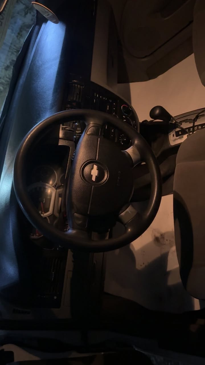 للبيع موديل 2013.  السعر  90 💵  ***********
