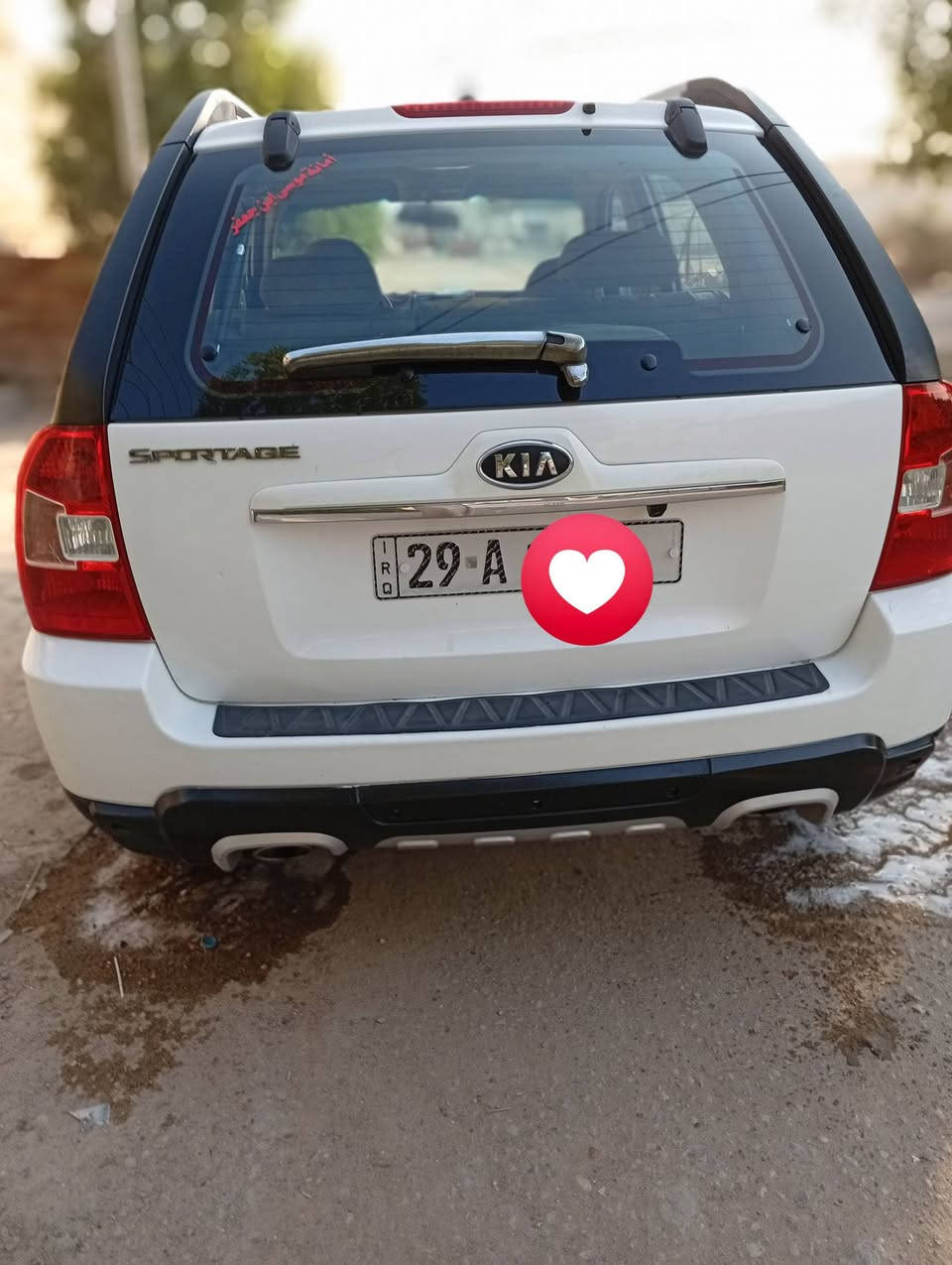 السلام عليكم للبيع كيا سبورتج 2009 للبيع خليجي فول مواصفات فتحه تحكمات شاشه حساسات السياره بيها هلال الجاملغ الامامي فقط باقي كفاله عامه رقم واسط بسمي مميز  مكينه كير حداده تخم تاير تبريد تدفئه السياره جاهزه من كلشي مكاني ميسان السعر 132وبيها مجال أي استفسار اتصل ***********
