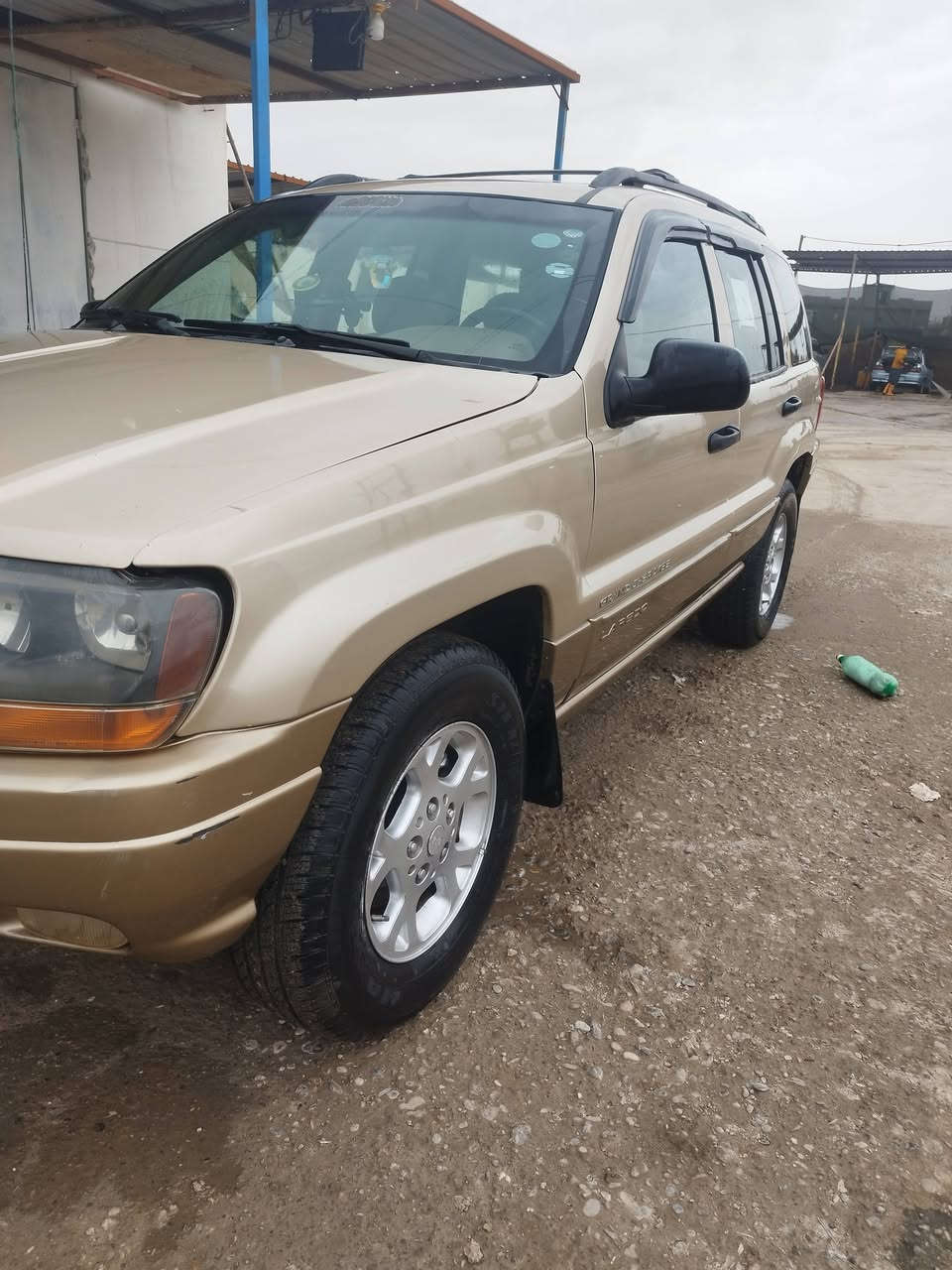 السلم عليكم جيب شروكي موديل الفين رقم دولي شمالي بسمنه تريد وكاله تريد تحويل سياره جاهزه سنويه للسبعه وعشرين وترهم مراوس حسب القناعه اي ستفسار ***********وعل خاص وحياكم الله
