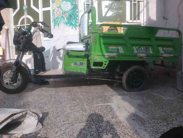 سلام عليكم عندي ستوتة شحن البيع عقل جديد ماطور جديد رايدهة 750وبيهة مجال
***********
