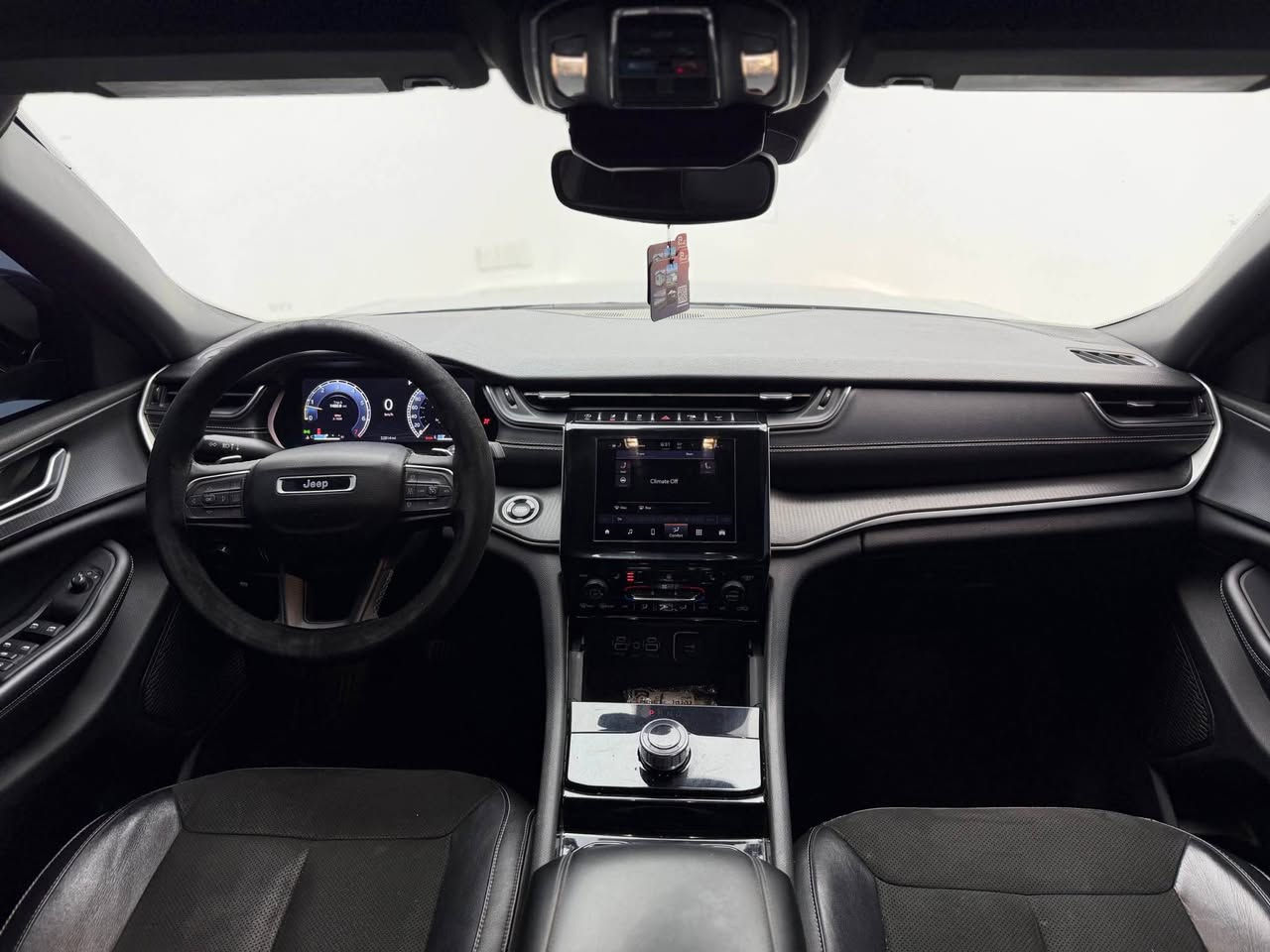 تحطيم الاسعار ب سعر شكل قديم 🔥😍💣
Jeep Grand Cherokee 2023
جيب گراند شيروكي ٢٠٢٣

مواصفات  Laredo Black top
(مقاعد جلد+تدفئة-سقف سلايت-تدفئة المقود-رادار-٧ راكب)

مكينة ٦سلندر حجم ٣.٦لتر 
ماشية ٥١،٠٠٠ ميل و بحالة جداً ممتازة 

 ضرر السيارة اربع قطع بنيد و جاملغ و بابين بدون دواخل ايرباك بس دكمة مرجع سستم السيارة كلش حلوة و نظيفة

رقم كاتي دهوك تترقم شمالي السيارة
مكفولة من كير و محرك و كهربائيات

و ب سعر(225$) ورقة و بيها مجال

مكان السيارة

دهوك -معرض ارشف R-Shev
رقم51 من معارض التيرمينال 

***********
*********** دهوك, العراق
