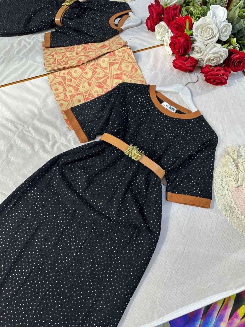 فستان ميدي مع حزام 💐 💐
خامه دابل ترڪي

القياسات 38 40 42 44 46


**إذا كنت صاحب هذا الإعلان وتريد حذفه لأي سبب، رجاءا أرسل رسالة إلى الدعم الفني**