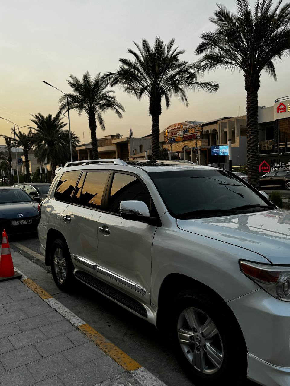 تويوتا لاندكروز خليجي 2012 بريم اصل
رقم اربيل بأسمي هزه وسنويه جديد ب نفس اليوم ابصم الك
فول مواصفات ‎بصمه
‎بصمه ابواب 
‎فتحه سلايد 
‌‎كشن كهرباء
‎حساسات امامي خلفي 
‎شاشه ابل كار بلي اصليه
‎تحكم ستيرن 
‎ثلاجه 
مري شفط
‎مكينه سته6 سلندر مامفتوحه 
حداديه جديده  تبريد ثلج
مسوي ادامه كامله السيارة 
السيارة بيها صبغ 3قطع اثر الخط
وبيها رش بدايه القمارة الكصه فقط
مراوس.    تاهو        كاديلاك   يوكن  رام

***********
