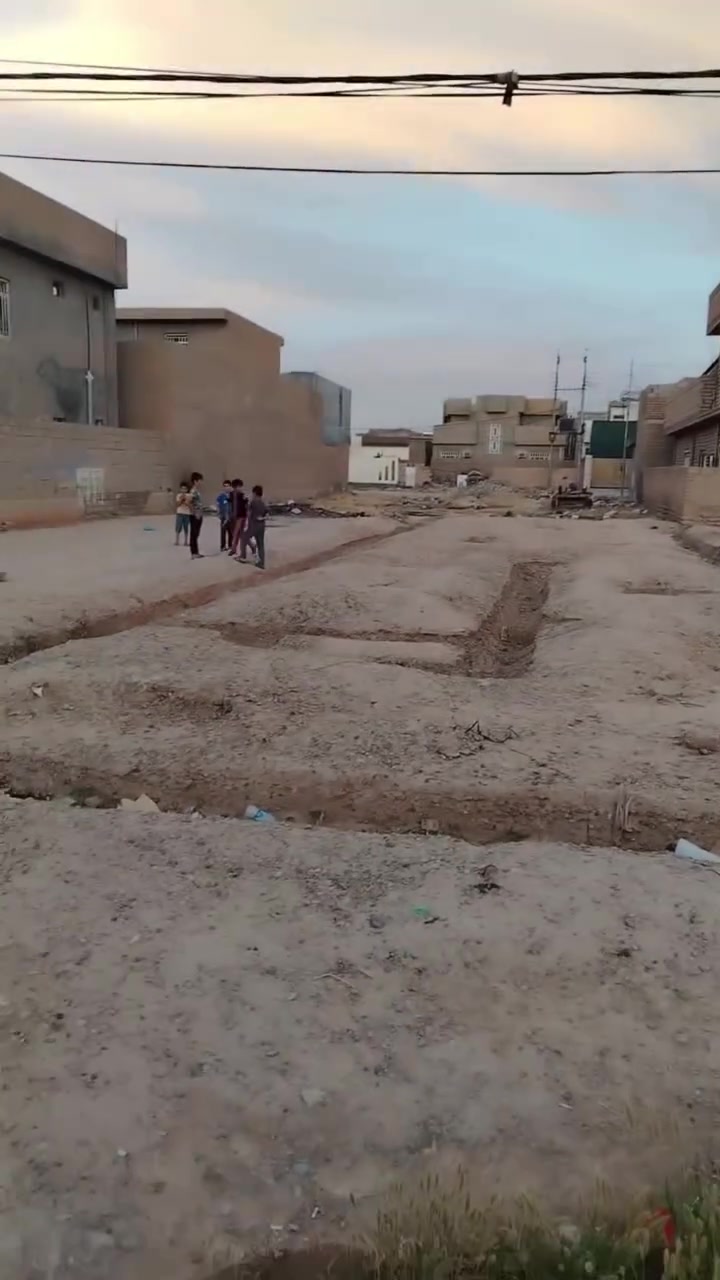 قطعة أرض حي المثنى خلف الخضراء
خلف معرض الدراجات
المساحة ٢٠٦ متر
عرض الواجهة ٨ وربع
النزال ٢٥ متر
عرض الشارع ١٢ متر
السعر مناسب جدا جدا جدا
للاستفسار أكثر عل خاص او الاتصال *********** موجود وتساب
