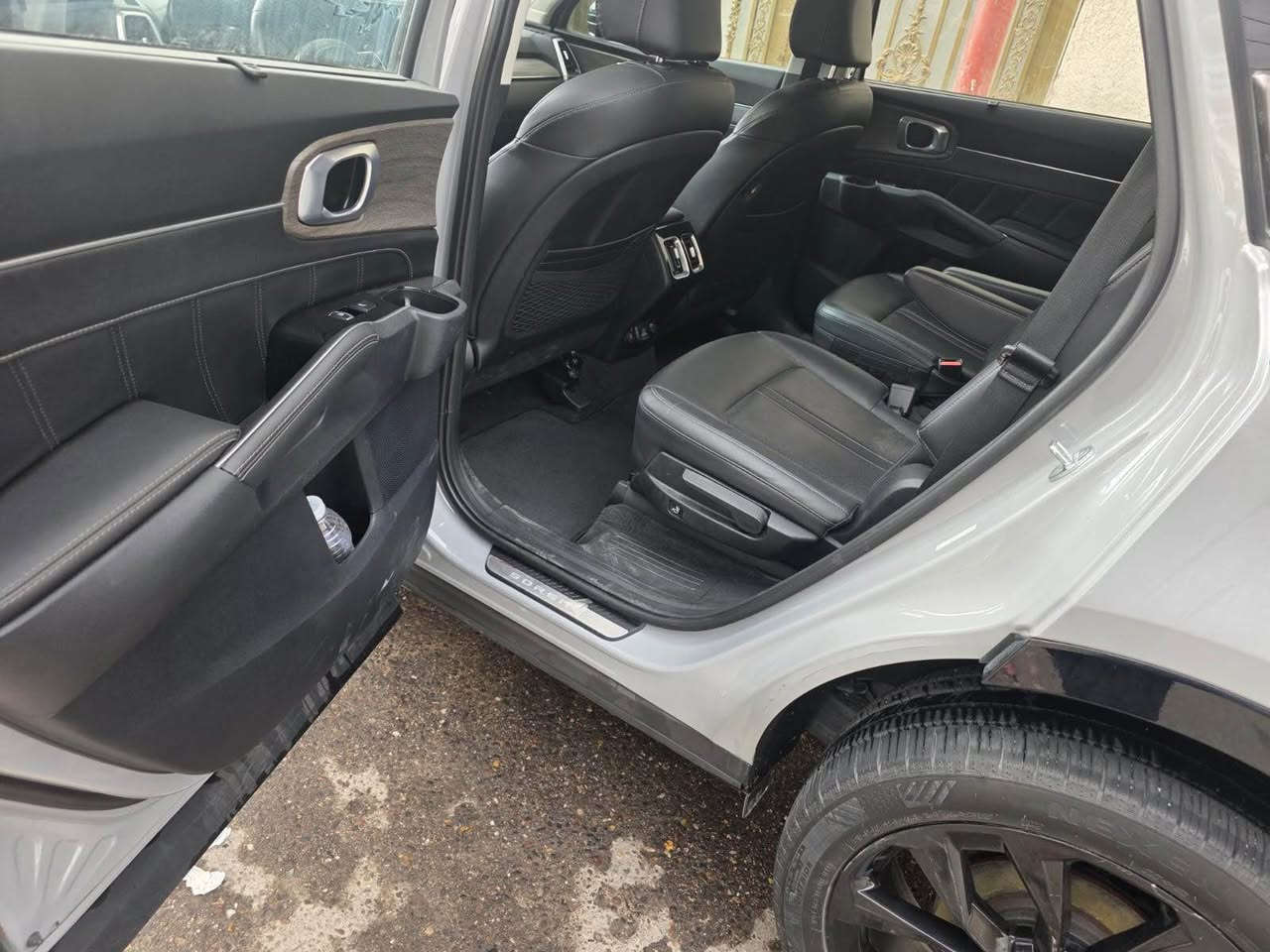 کیا سورينتو.2023 
 فل مواصفات  VIP كشن منفصل 
 KIA SORENTO 2023 

محرك 2.5 T.GDI  ( تيربو)
كير DCT 8 نمر 
فور ويل 4x وضعيات قيادة عدد (7)
تشغيل عن بعد
بانوراما
فتح الصندوق كهربائي
دوسات أبواب المنيوم !! 
حساسات أمامية
حساسات خلفية
حساسات 360 درجة  
لايت زينون + LED كشافات
بك لايت LED
دخول بصمة ذكي
تخم تاير جديد نيكسون
حساسات ضغط الاطارات
اشارة في المرايا الجانبية
مري كهرباء 
عدد AIR BAG 8 
هاند بريك كهرباء
Apple Carplay شاشة كاميرا دوارة
شفتات ستيرن 
رادار امامي 
توقف ذاتي 
نقطة عمياء 
خروج مسار 
قيادة ذاتية 
كشنات تدفئة +كهرباء 
كشن خلفي منفصل تدفئة 
شاحن هاتف Wireless
مخارج منفذ الطاقة على كل الكشنات
3 قطع تبريد
أوتو هولد Auto Hold
رقم اربيل جديد  
    السعر 250$
مكان السياره بصرة / الجمعيات 
الضرر 
بنيد مصبوغ 
وباب خلف السايق 
وتريشه فوك الباب الخلفي 

للاتصال / *********** البصرة, العراق
