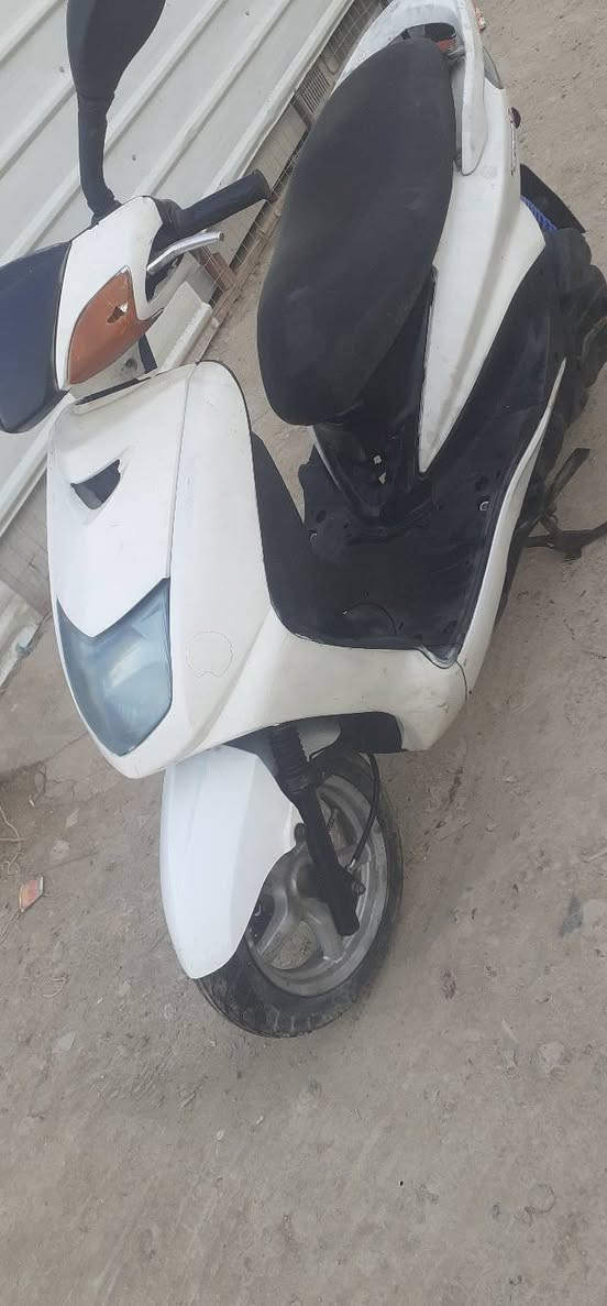 سلام وعليكم دراجه سكنز نثيه سلف هندر كهرباته كله شغاله مكينه ناعمه بلاديه كله مكينه اورقها كامله مكاني غزاليه سعر ٣٥٠ شراي يخابره ***********
