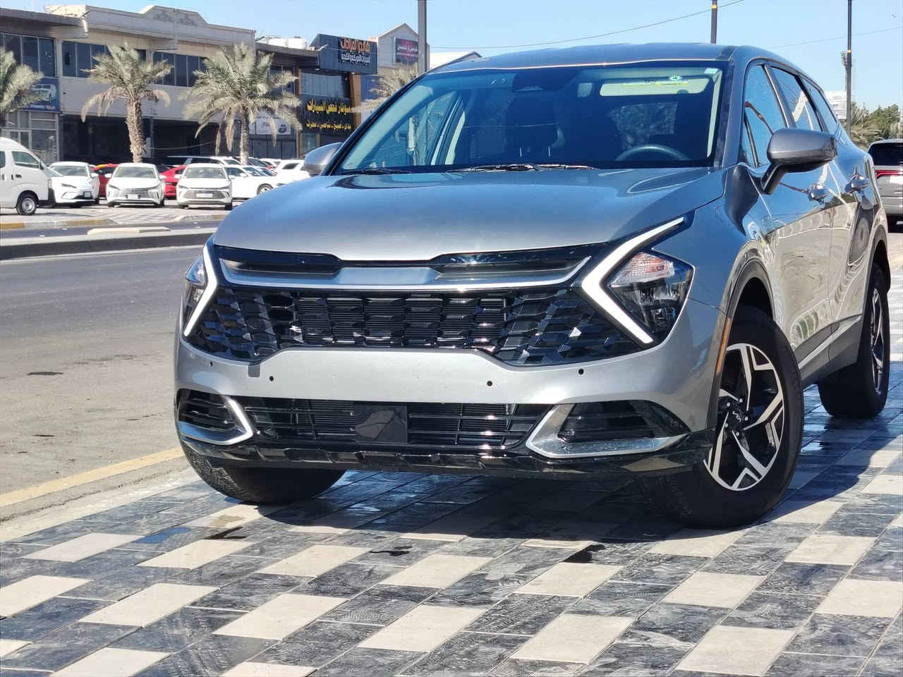 السلام عليكم كيا سبورتج موديل 2024 وارد امريكي حادث جاملغ بنيد مبدل فقط بدون رقم مواصفات السياره تحكم اربع جهات شاشة لمس كامرا خلفية رادار امامي رادار جوانب كراسي تدفا قطعتين تبريد حساسات خلفية أنظمة قياده ويلكب 17 محرك 2500  للاتصال على رقم *********** مكان بغداد زعفرانية يم جسر
