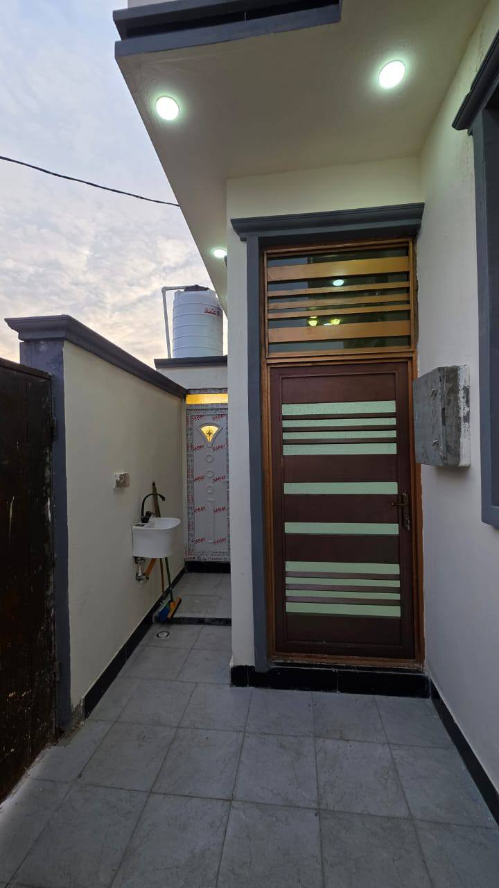 #اسعد_الله_أوقاتكم_بكل_خير ***********
دار سكن للبيع ⛪️ بسعر بلاش 
 

#مساحت كل بيت 120 متر  بناء حديث بعده بل جيس

#يحتوي البيت على غرفتين نوم 
و ديوان 
و صاله 
و مطبخ 
و صحيات داخلي و خارجي 
بيت كلش مرتب 

كافه الخدمات متوفره 

#جنس_العقار :: طابو صرف زراعي بأسم عراقي سند ٢٥ 

البيت علا شارع  10 متر وركن 🛣️

#العنوان البصره ابي الخصيب العوجه 

سعر  بيت 65 مليون  و بي مجال 
#للاستفسار الاتصال على الهاتف 📞📳
📳((***********
