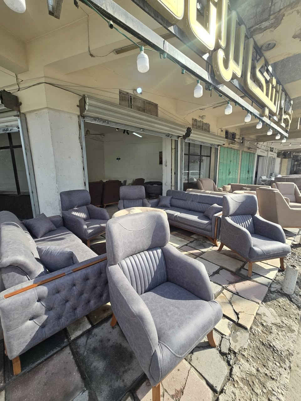 تخم تركي استيراد يتكون عدد المقاعد 10 قماش وتر بروف ارجل فريم كامل خشب مع استندر حمايه قلاب سرير *********** واتساب للاستفسار
