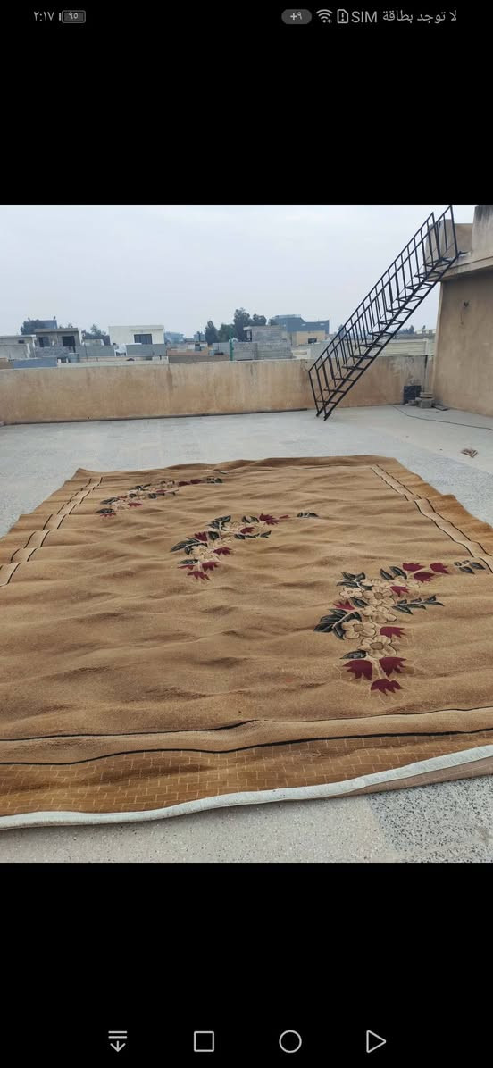 السلام عليكم سجاده للبيع الطول خمسه والعرض اربعه السعر 120 وبيها مجال الشاري يتصل على الرقم ***********
