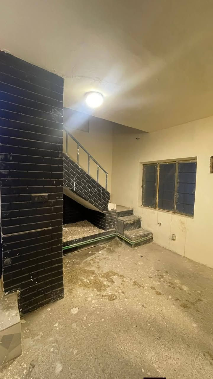 السلام عليكم مكتب عقارات الشمس  مقابيل المستشفى التركي !!!
                         بإدارة ((أحمد الگريطي))
                    
    ☎️***********
                        ☎️***********

 🏠دار للإيجار طابق ثاني يحتوي على غرفه وكليدور ومطبخ ومجمع صحيات وسطح درج معزول 

⁦^⁠_⁠_⁠_⁠_⁠_⁠_⁠_⁠_⁠_⁠^⁩⁦(⁠✯⁠ᴗ⁠✯⁠)⁩⁦(⁠✯⁠ᴗ⁠✯⁠)⁩⁦^⁠_⁠_⁠_⁠_⁠_⁠_⁠_⁠_⁠_⁠^⁩

🌎الموقع حي الحسين قرب مدرسة الحديبية 

⁦^⁠_⁠_⁠_⁠_⁠_⁠_⁠_⁠_⁠_⁠^⁩⁦(⁠✯⁠ᴗ⁠✯⁠)⁩⁦(⁠✯⁠ᴗ⁠✯⁠)⁩⁦^⁠_⁠_⁠_⁠_⁠_⁠_⁠_⁠_⁠_⁠^⁩

💰💸قيمة الإيجار 400
