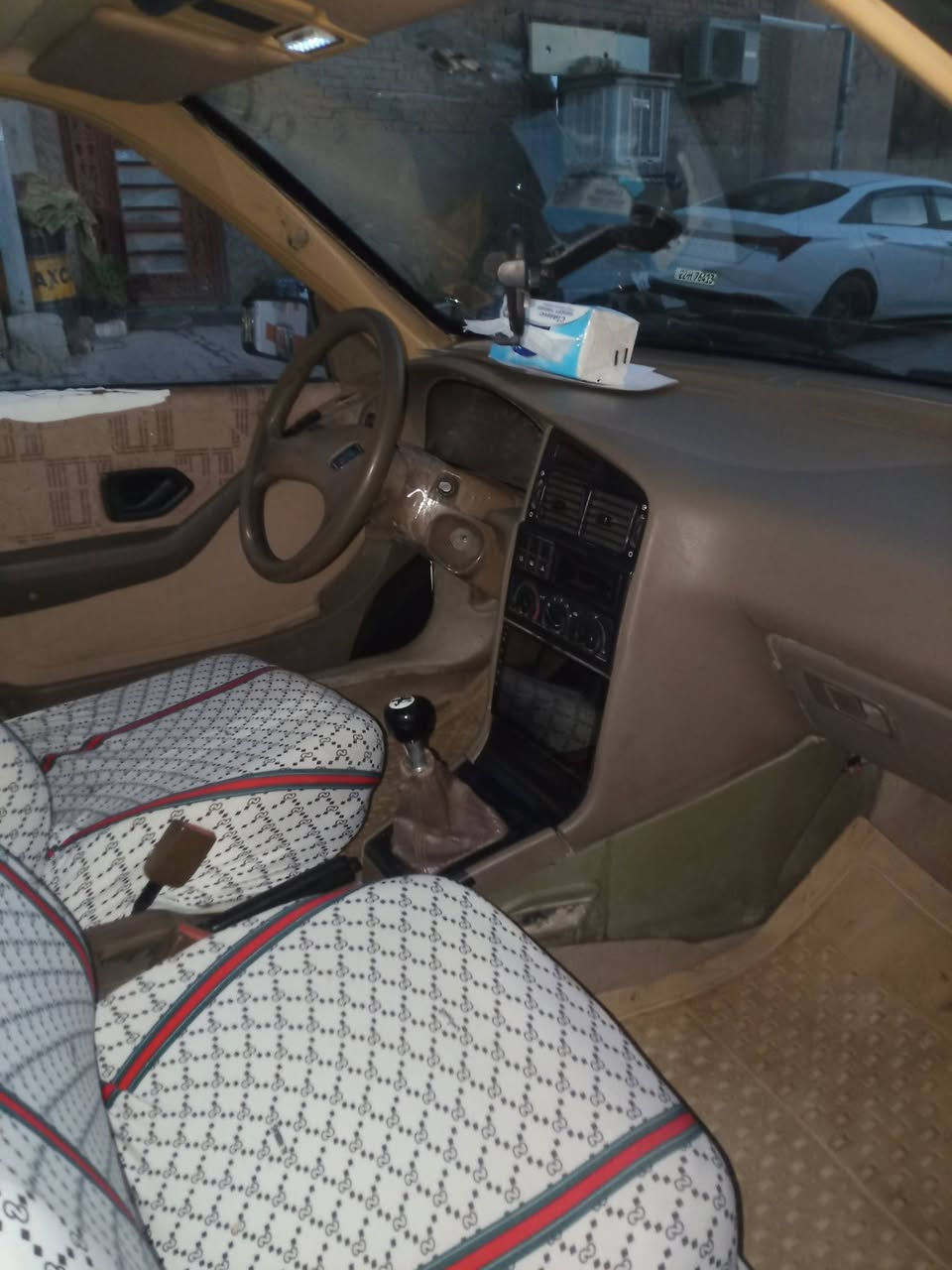 السلام عليكم بيجو 405 موديل 2009 رقم بغداد نكليزي مداور ثاني يوم سياره نضيفه بيها جاملغ مبدل وصبغ بنيد شبرين تبريد شغال كير مكفول محرك بي بخار  سعرها 33مكان سياره نجف كوفه تواصل ***********
