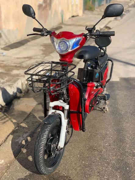 السلام عليكم دراجة شحن السعر ٣٥٠ بي مجال لطيبين 
🔹بصمه 2
🔸سويج 2
🔹دبل اشارة 
🔹5باتريات 
🔹ملف 1000w
🔸دراجة نضيفة 
🔹موصل ايسر 
🔸رقم ***********
