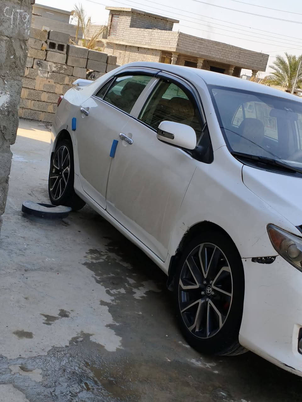 كورلا للبيع موديل 2009 امريكي محرك 1800تبريد ثلج رقم بغداد بيها ضرر قطعتين وصبغ حزام اثر شخوط بدون دواخل يعني القماره والتكم مابيهن صبغ /السعر 95 وبيها ***********مجال
