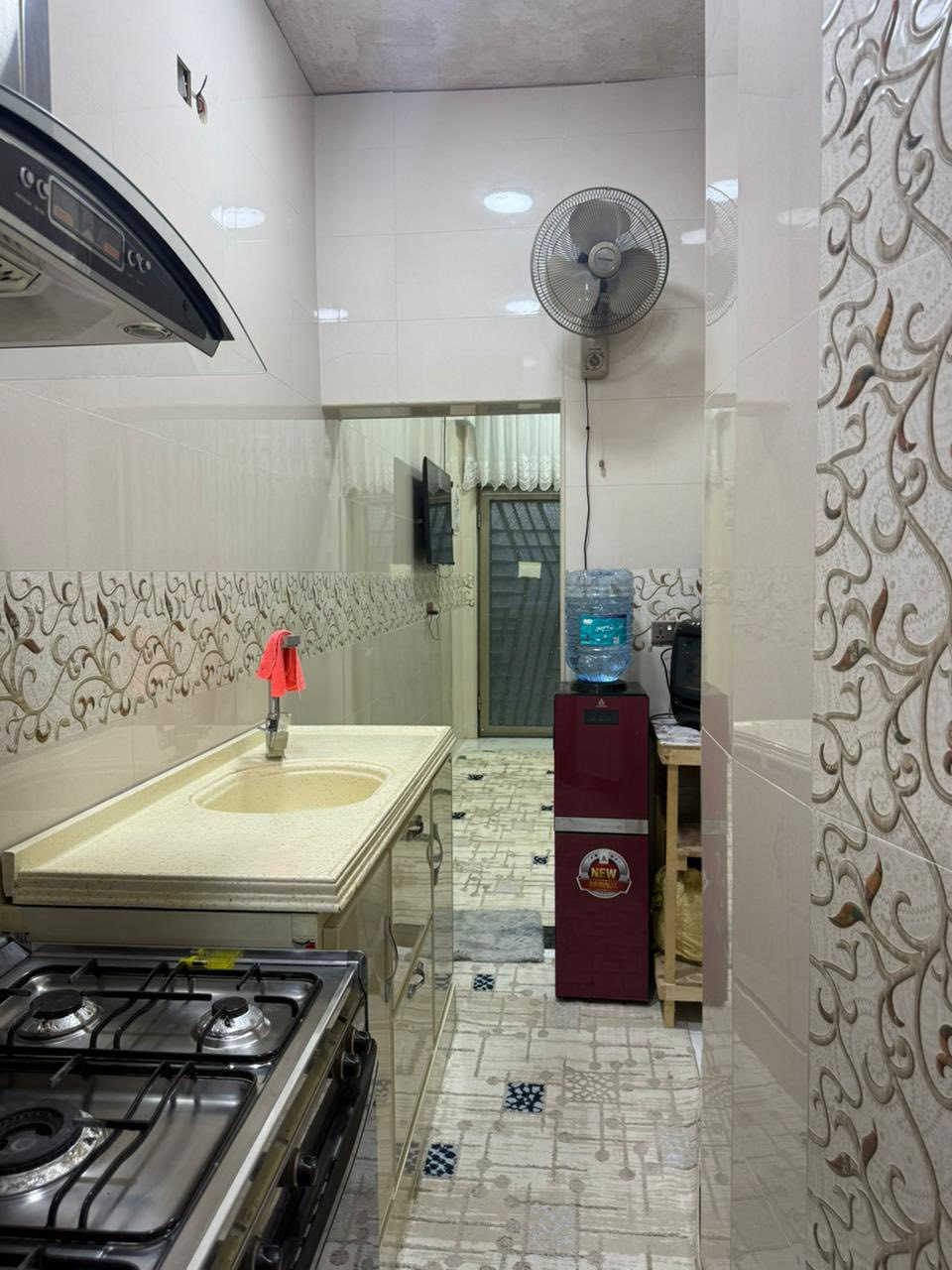 بيت للبيع
المساحه 200م
سند 25 طابو اسهم
شارع السفينه حي المختار شارع الامام الرضا 
بناء درجى اولى سنة 2023 
السعر 185 وبي مجال
للاتصال ***********
