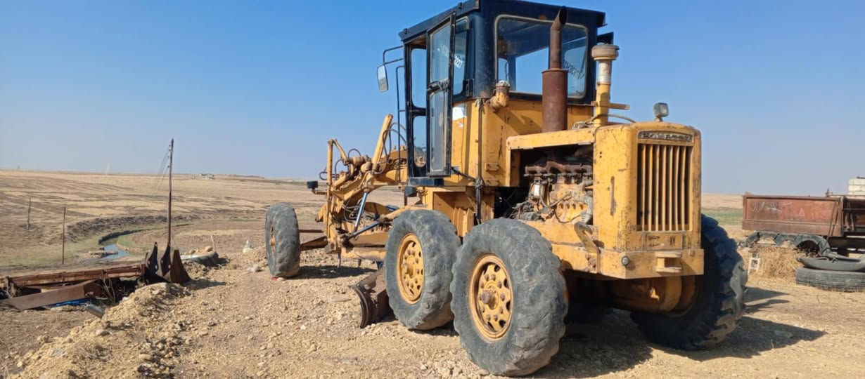 كريدر كوماتسو
حجم 37 موديل 81 
كير واحد بك واحد 
مكينة وكير وصفايح شرط
رقمها نجف اصفر
السعر 11مليون
***********
