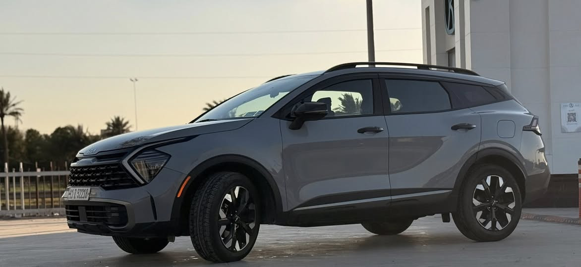 كيا سبورتج 2023 || KIA sportage
فئة  X line فول عدا البانوراما وچك الصندوق
لون استمنتي او الـ سموك
الضرر من امريكا دعامية وشبر من البنيد 
الضرر بالعراق طخة بالجنطة و طخة بالجاملغ مال سائق وثنينهم ( ع البارد ) 
مابيها قطرة صبغ
نضافتها 95‎%‎
حادث امريكا بعده ع التعديل بدون صبغ
مكينة GDI 2500
موصفات 
شاشة كبيرة متصلة
اوتو بارك
اوتو هولد
انظمة قيادة 4
قيادة ذاتية
توقف ذاتي رادار
رادار امامي وخلفي وجانبي
حساسات خلفية
مانع تزحلق
سايد بريك بصمة
كرسي كهرباء
تدفئة كراسي + ستيرن
حساس ماسحات المطر
وبيها بعد هواي مواصفات 
تخم تاير جديد كوري 
صيانة صدر جديد
ادامة السيارة كاملة 
السيارة نضيفة وجديدة ودخولها جديد 
عداد المسافة 47 الف ميل
مكانها بغداد - المشتل 
***********
