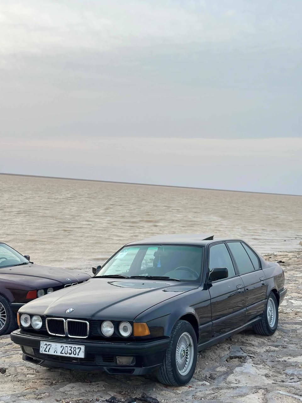 السلام عليكم bmw 700 8 سلندر فول مواصفات منظومه تبريد كلها جديده فتحه تلث طكات دبل ايرباك دبل جكمجه كمبيوتر تحويل ثاني يوم كير جديد صدر جديد تخم تاير داخل جلد بلادي 3وضعيات قياده كهربائياتها كلش جديده بدون لا زلك ولا تجطيل مصبوغه جماليه  بيها خيط بخار قليل بدلت دهن وصارت تنقص قليل السعر ٥٥ بيها مجال مكاني الكوت ***********
