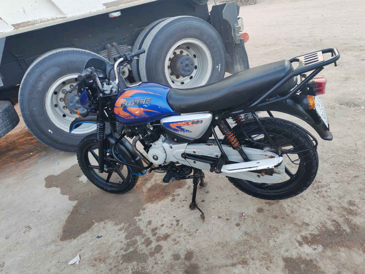 سلام وعليكم بوكسي رياضي رقم وسنويه نكليزي جاهزه مكينه مامفتوح برقي بيه لاصوت ولا تبخير كهربيات جاهزه سنويه مجدد تحويل ثاني يوم السعرمليونين200 وبيه مجال قليل الشراي العنوان زبير تصال*********** وتساب موجود بل خدمه
