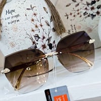 مستحضرات تجميل • برفانات • جملة