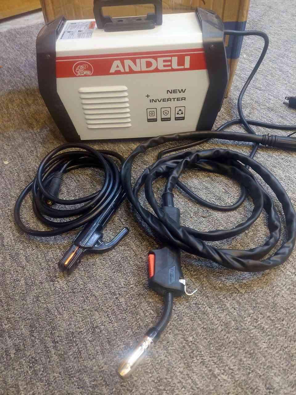 ماكنة لحام ومنشار قطع الاشجار يعمل بالبنزين المواصفات داخل المنشور 
الحجز وات ساب ***********
