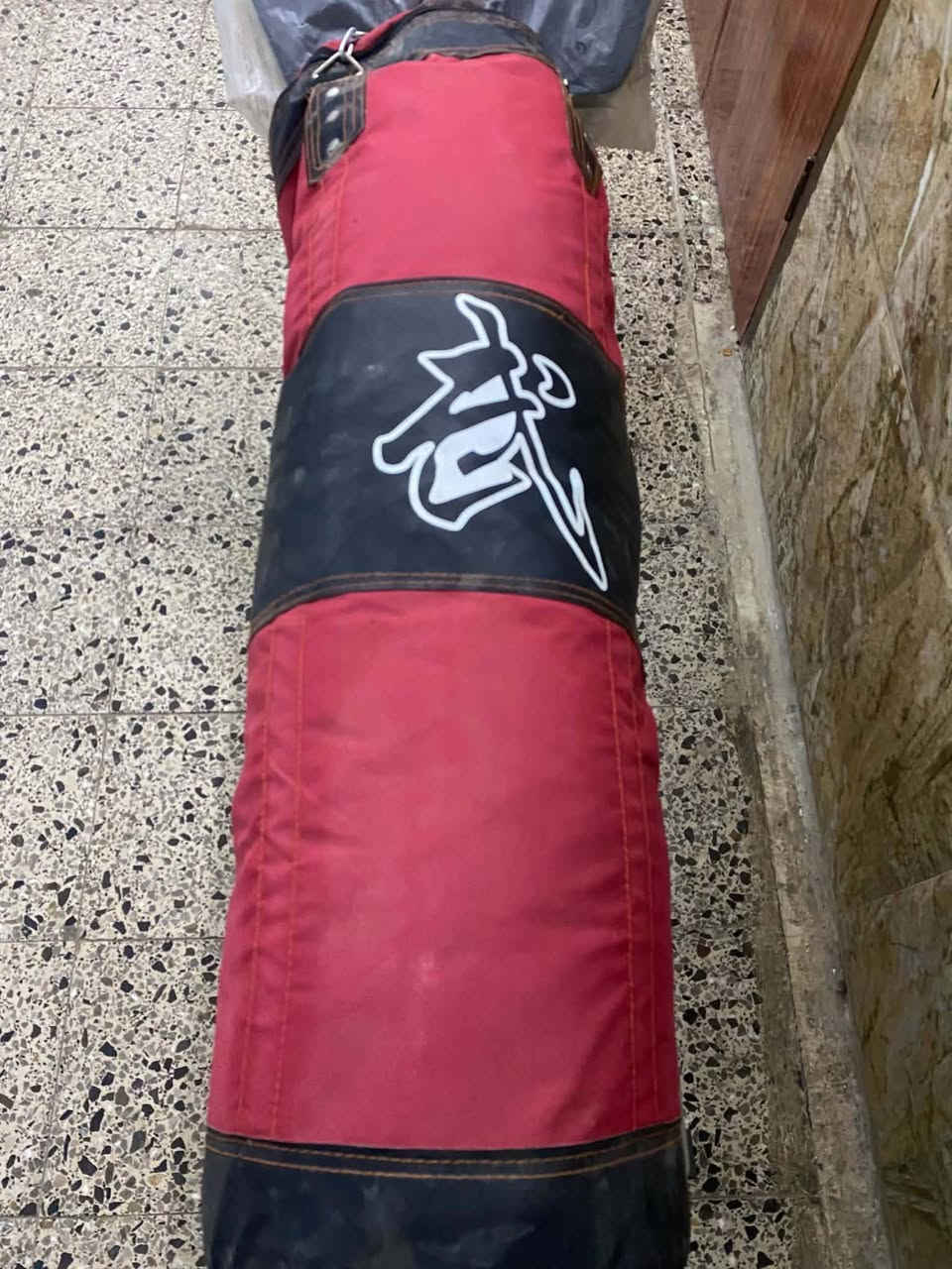 مسطبة متعدده التمارين  استعمال قليل 
مع جيس ملاكمة 
السعر 100 وبي مجال 
مكاني الديوانية 
***********
