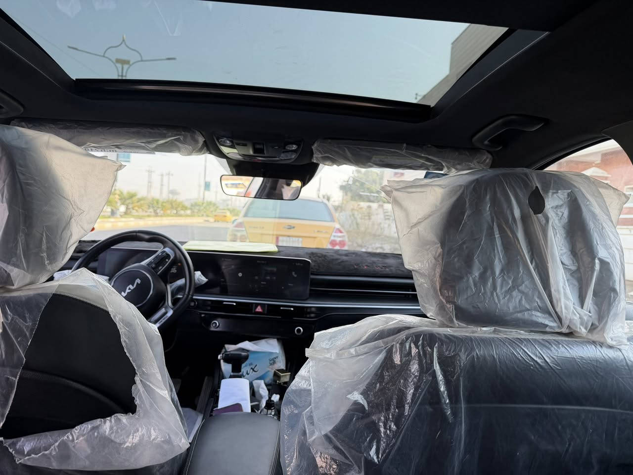 السلام عليكم
للبيع كيا K5

ماشية (9الف  

الفئة جيتي لاين فول مواصفات 

الموديل 2025

رقم ذي قار ( معوقين)  

الضرر بنيد تبديل

المواصفات 

1- محرك 2500

2- كامره

3- رادار خلفي + امامي 

4- رادار جانبي مانع اجتياز 

5- بصمة ابواب + تشغيل عن بعد 

6- زنون عالي ناصي 

7- سقف بنوراما 

8- مقاعد جلد اصلي احمر مختوم جيتي لاين

9- اشاير بالمري 

10- مقعد السائق كهربائي 

11- هاند بريك بصمة 

12- تحديد مسار 

13- شاشة كبيرةً مع كامرة دوارة 

14- ستيرن رياضي حرف D مختوم جيتي لاين

15- مثبت سرعة 

16- شاحن هاتف 

17 - شاشة كار بلاي واندرويد 

18- ٤ وضعيات قيادة ايكو+ سبورت + سمارت + نورمل

19- فتح جنطة بصمة وعند الاقتراب 

20- قيادة ذاتية على خطوط البيضاء 

وباقي المواصفات معروفة في فئة 

***********

السعر ((185 

مكان السيارة الناصريه
