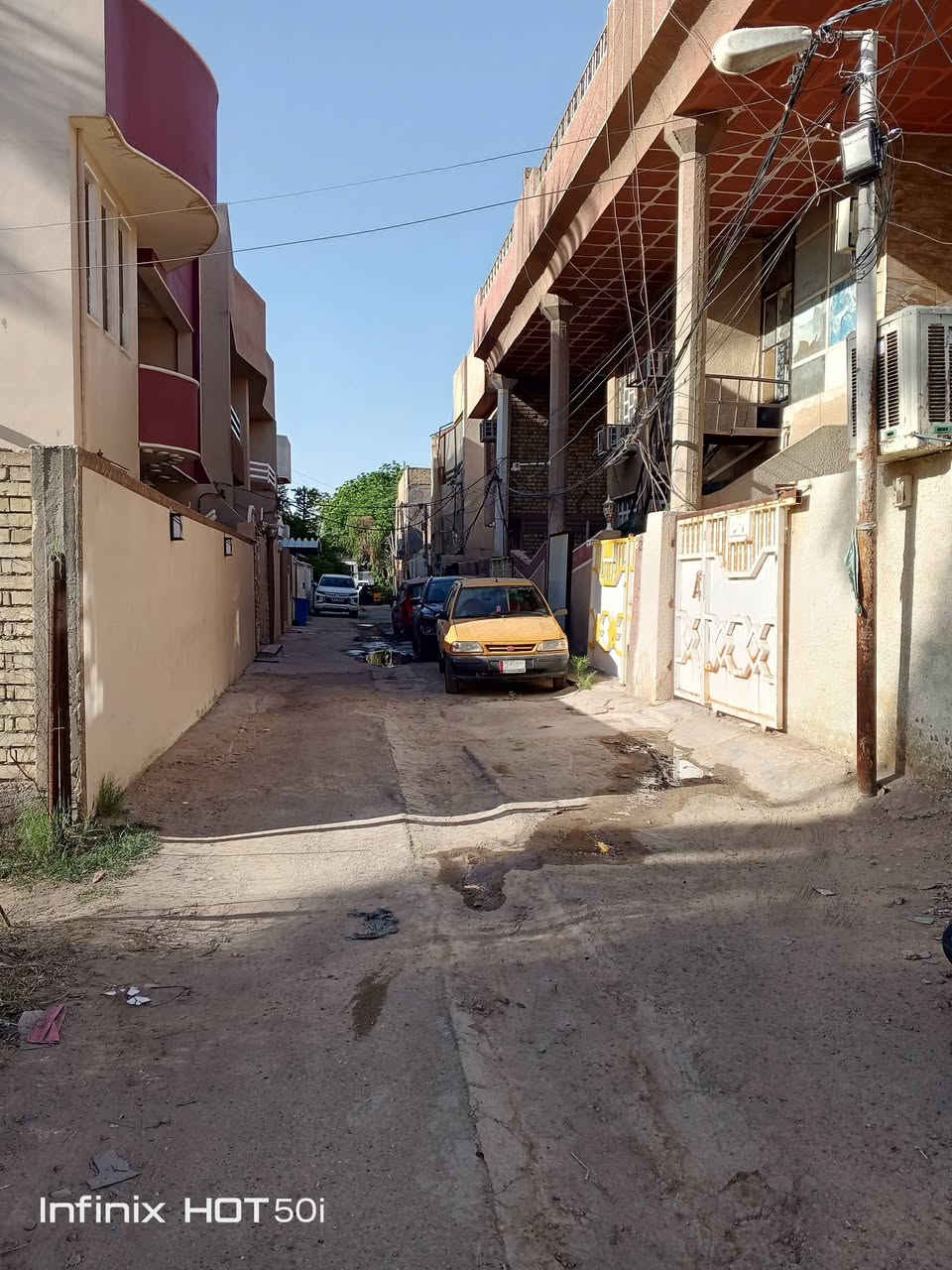 السلام عليكم تعلن شركة الجبوري للعقار والمقاولات العامه عن بيع قطعة أرض ملك صرف زراعي سند 25 في منطقة الاسبع ابكار شارع المعارض كامل الاخدمات 
1 المساحة 100 متررر 
2 الواجه 8 مترررر 
3 النزال 12 مترررر ونص 
4 عرض الشارع 6 متررر 
5 السعر 150 مليون وبي مجال 
عنوان الشركة الكريعات الكويتي شارع حسينية ابي تراب قرب فلكة القرغولي استفسار اتصال على الارقام التاليه 
*********** أبو صكر الجبوري 
***********
