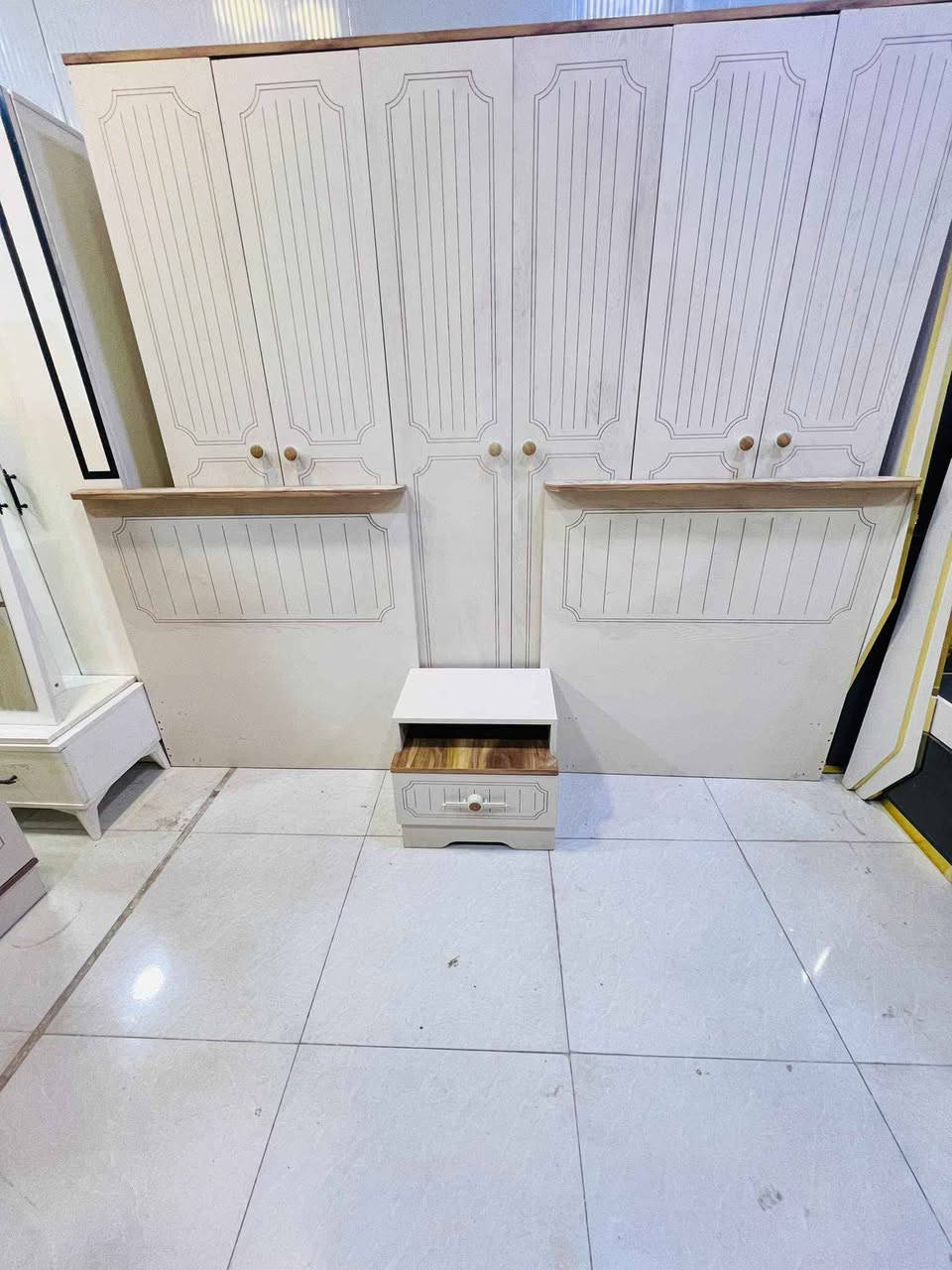 غرفة. تركي. نضام ابواب. شبابية لون مميز. كوالتي. عالي. ٥٥٠بس. واصل. كول مناطق بغداد
*********** بغداد, العراق
