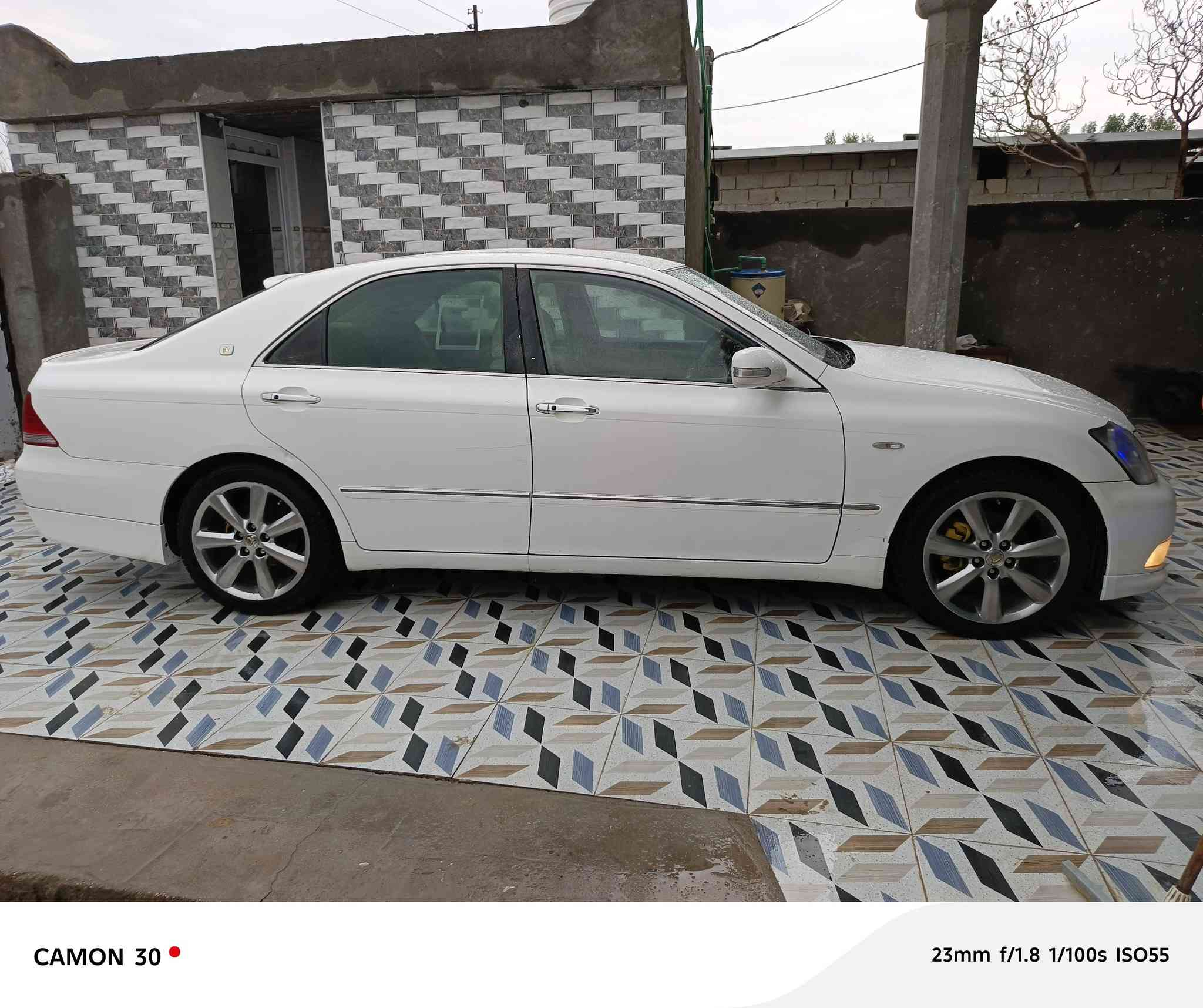 البيع شاهيه ٢٠٠٤ كفاله عامه
رقم سليمانيه نكليزي راعيها جيراني 
سياره ٣ دكم شاصي ٨٢
سياره تحوير نجف فوك وجوه ودشبول عارف العيساوي 
محرك ٦ سلندر ٣٠٠٠ 
كير ٦ نمر جديد 
كشنات اماميه خلفيه كهربائيه 
صدر خلفي أمامي جديد 
برده خلفيه 
تبريد ثلج 
سياره كلش حلوه ونضيفه وجاهزه من كلشي وسونار بل منشور 
مكان بابل  
سعرها ١٥٠
***********
