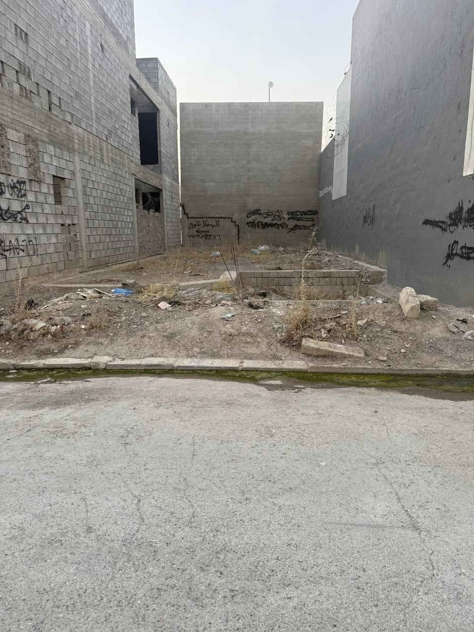 #عروض #مكتب #دانيه # للعقار #
#تجدون #كل #ماهوا #جديد #ومميز #لد #مكتبنه

🌟 فرصة مميزة لامتلاك بيت أحلامك! 🌟

📍 الموقع: ارض للبيع مجمع النور

🏓خلف المول لهيكل 

🏓وصل جمعية 

📐 المساحة: [160] م²

🏛️ الواجهة: [8] متر] 

📶 الخدمات:

✔️ ماء حلو دائم

✔️ كهرباء وطنية

💰 السعر يذكر عنده الاتصال او مرجعة المكتب 

🔴الكائن سايدن التعليم العالي قرب مجمع الغزل

مكتب # دانيه # للعقار # 

🔴نستقبل كافة العروض العقارية في مناطق الموصل 

🔴سكني تجاري زراعي 

📞 للاستفسار والمعاينة:

📲 [*********** 

📲 [*********** 

#حي #الملايين #الاولى #الملايين #الثانيه 

#دار #للبيع #بيت #للبيع #تقطيع #الملاح
