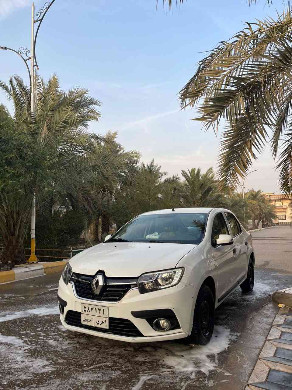 السلام عليكم 
للبيع رينو 2020 السياره بحاله وكاله 
كير مكينه كفاله 
ماشيه 100
عيبه الوحيد رقم اربيل منتهيه السنويه 
السعر 75 بيها مجال الشراي يتصل ويدلل
***********
