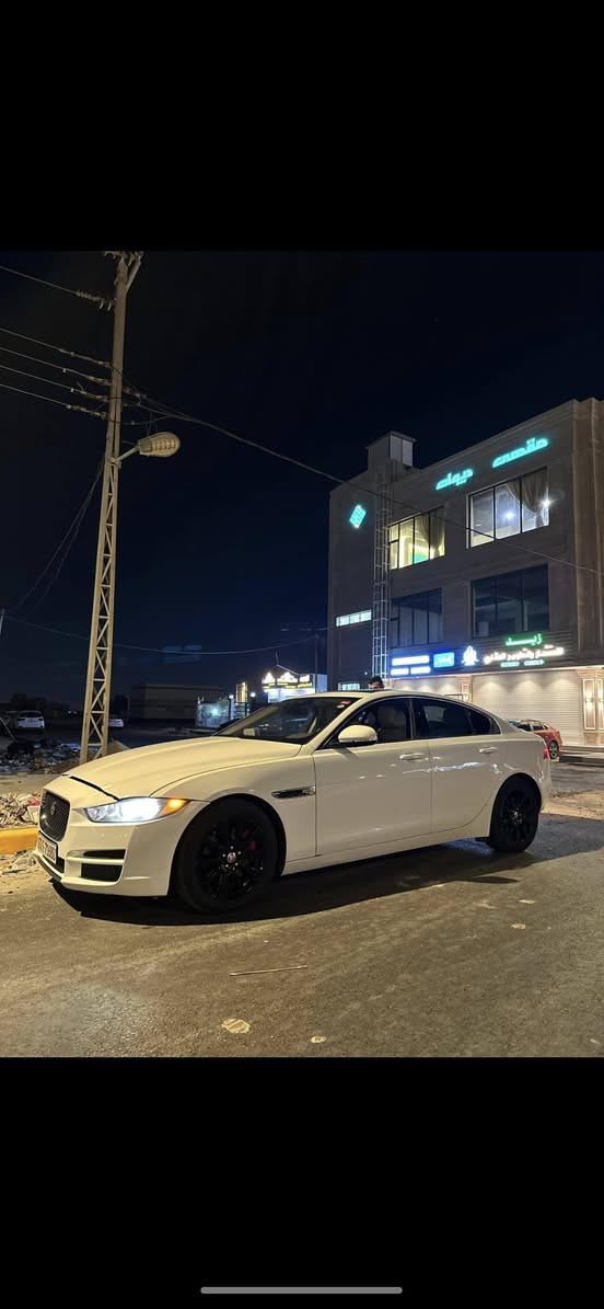جاكوار موديل xe2019
فول فول مواصفات بارنوما فتخة سقف 
شاشة كبيرة لمس كاميرا حاسه راردارت حاسات تحكمات ستريت بلوتوث اوكس كار بل 
السيارة كاملة وحادثها موجود بالصور وهذا رقم شاصيها
سنويتها ل27
الكير مكفول
السيارة المكينة بيها تبخير لو تنفتح لو طابوكة تحتاج
فقط الخانة الثانيه بيها مشكلة
 مكانها البصره السيارة
رقم صاحب احب سيارة ***********
سعر 115 وبيها مجال اتصل وتدلل البصرة, العراق

