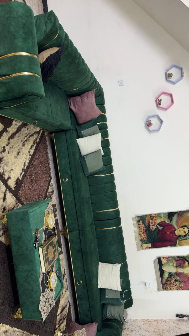 ديوان للبيع نضيف استخدم 4 اشهر فقط السعر300 فقط


**إذا كنت صاحب هذا الإعلان وتريد حذفه لأي سبب، رجاءا أرسل رسالة إلى الدعم الفني**