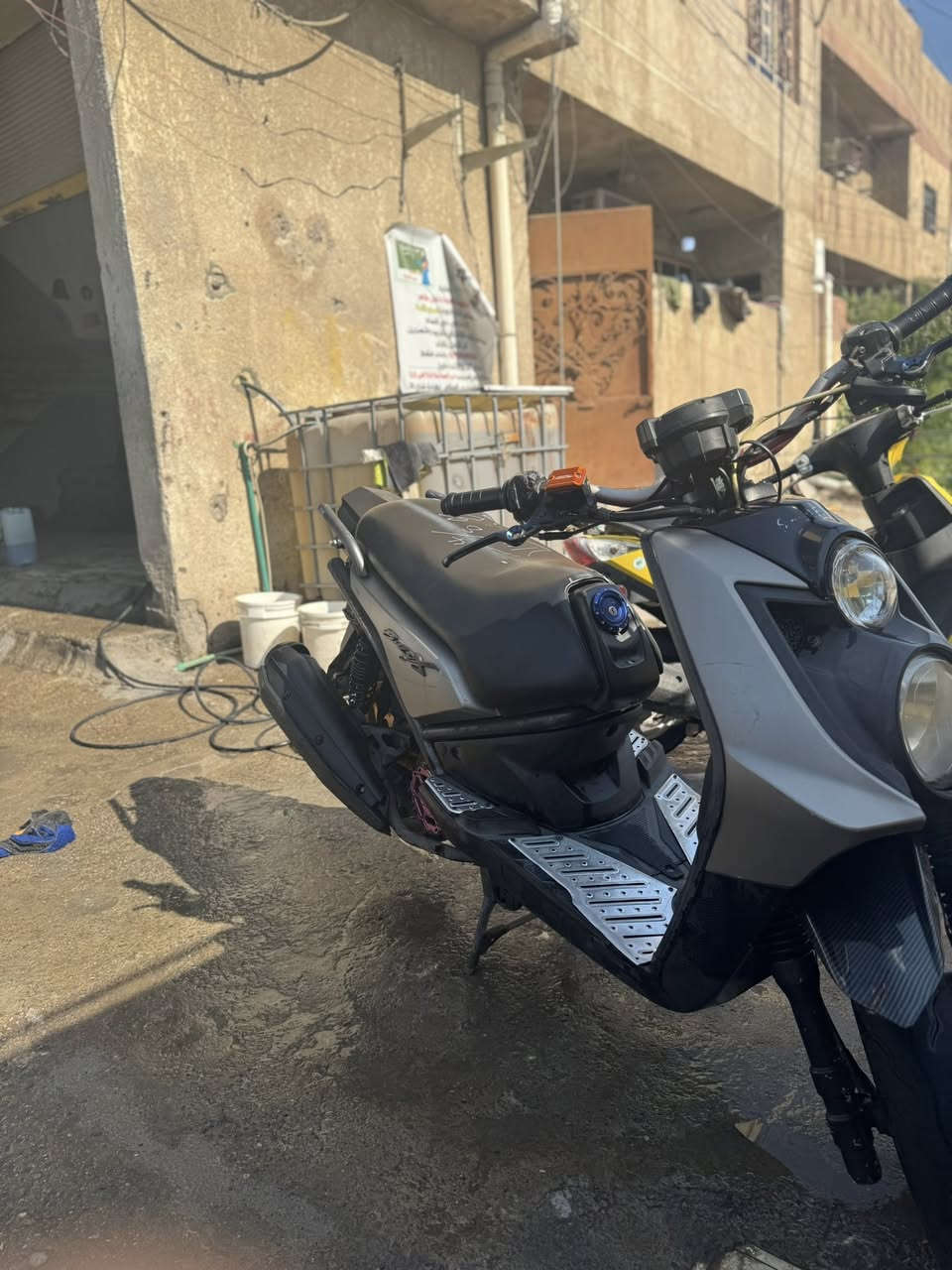 سلام عليكم ورحمة وبركاته 
خواني سكنس جبلي بحالت الوكال 
المكينه مكفوله من كلشي تبخير تنقيص من كلشي مكفوله الدراجه
كهربائيات كله تشتغل 
تجي تفحص وتروح 
نظافت الكفرات 100/80
نكره سلف بكل وقت 
بيه تزويد خارجي كله اصلي مو تجاري و اكو اغراض غاليه 
هواي شغلات رياضي بيه 
صارلي ٤٨ يوم من منزله من الرنبه 
مكاني بغداد الاكرخ 
رقم التليفون ***********

اخوني الي موً شراي لا يدخل 
وشكرا الكم 🫀

