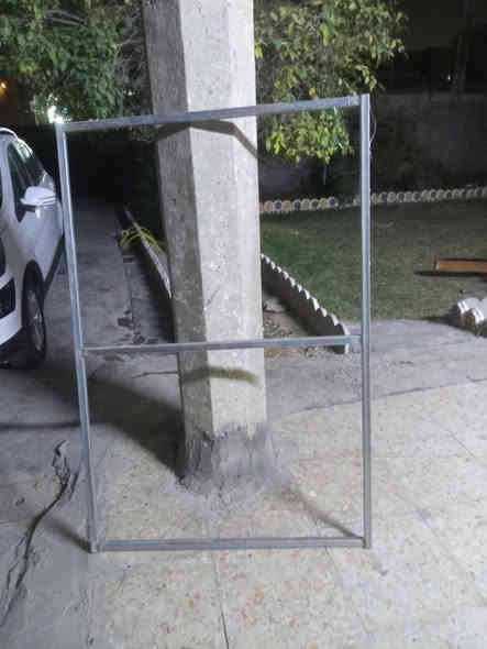 سلام عليكم واجهيات جميع الأحجام متوفره وجهيات محميه واجهيات اقفاص وجهيات محل وتركب عليه جام خانه  + حديد نضيف أو شخاط الي يريد ايفصل بيده *********** هذه رقمي للتواصل ( للمعلومه السعر جوه السوك )
