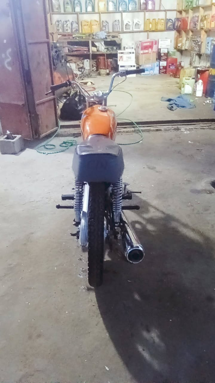 سلام عليكم
للبيع نامه اصلي

ومكينه انتنس

تعميره 25

دراجه كلك كلك 

اتكفله الك عشائرين

مكان سوق الشيوخ 
السعر 475 وبيه مجال حگ الجيه 
رقم الهاتف *********** 

دراجه كاملة وين ماتريد روح بيه
