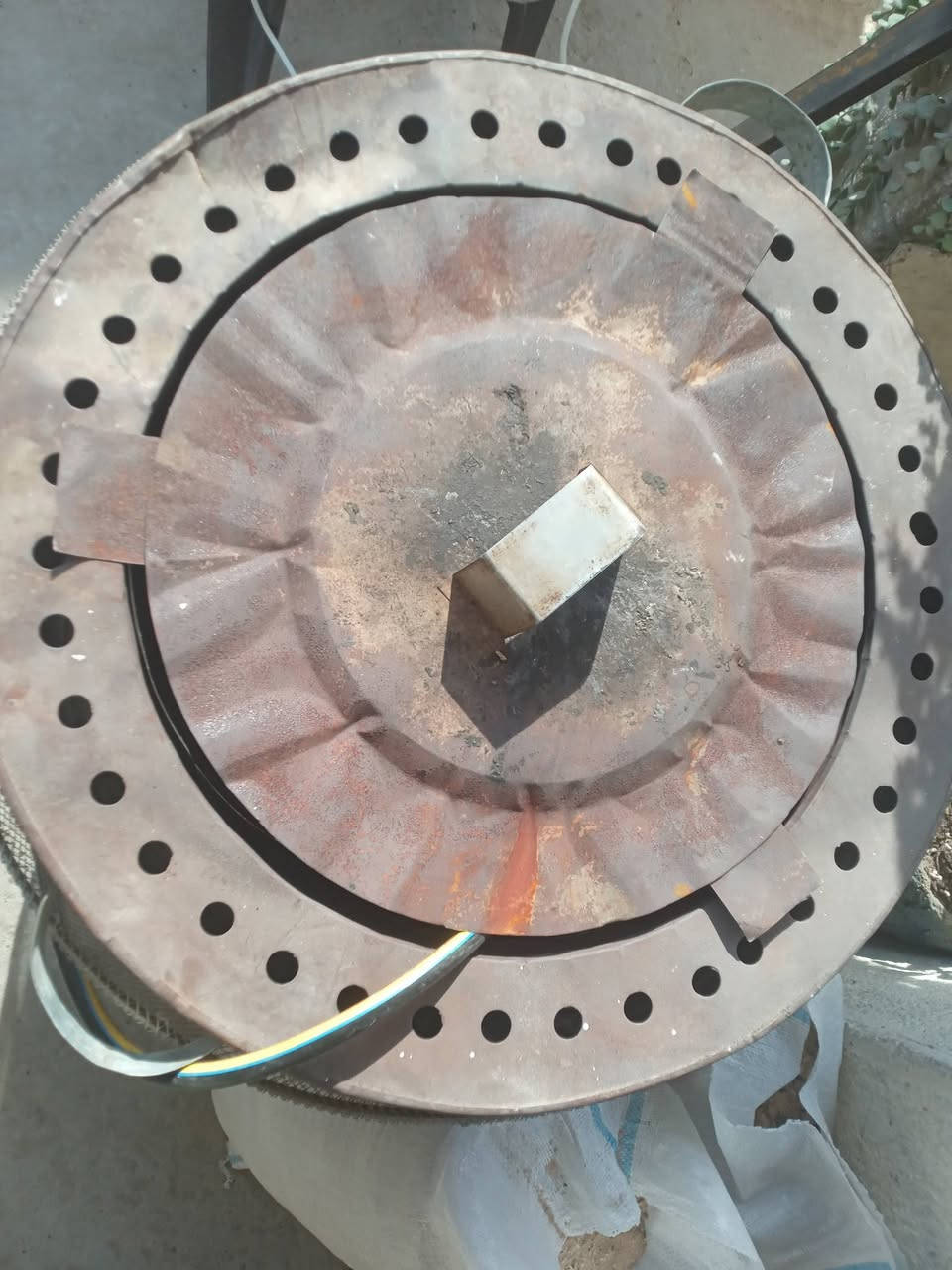 تنور غاز للبيع حجم كبير مع الصوندة والمنظم السعر ٢٥ ألف العنوان الخطيب قرب مركز الشرطة للاتصال واتساب ***********
