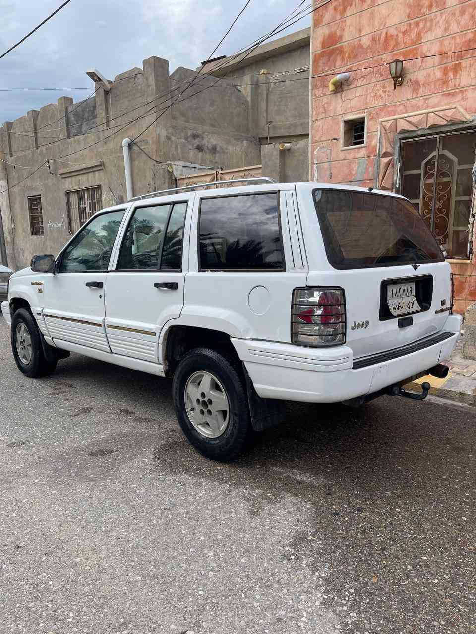 السلام عليكم 
السعر (38) بيع سريع
جيب شيروكي مديل 93 كير ومحرك بطة vvt 3000 مكفولات اكسل خفيف شرط شلعه وبطناش تدفئة وتبريد جامات كهرباء رقم سليمانية بشرط تحويل غرامة كشر بلادي بدون صبغ وضربة وخياس بلادية كلها كاشي بيها شغال بدون اي نقص مكاني ديالى لسعدية ***********
