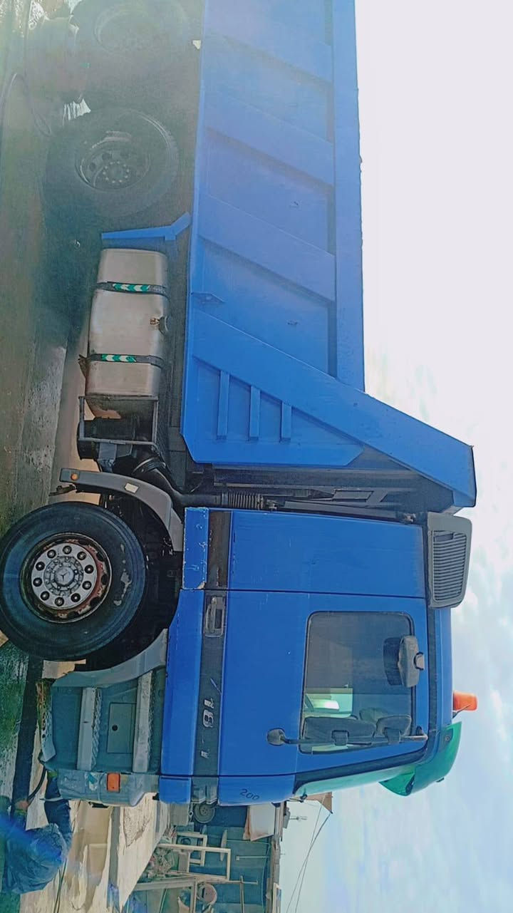 سلام عليكم اكتروز الفينيه سياره حديده خير من الله لكشي مكفول علا وضع شركه كله شغال
اسياره رقم صلاح الدين بس اضباره ضايعه مكينه سته جاهزه

سعر 195 ربيه حك الجيه ***********
