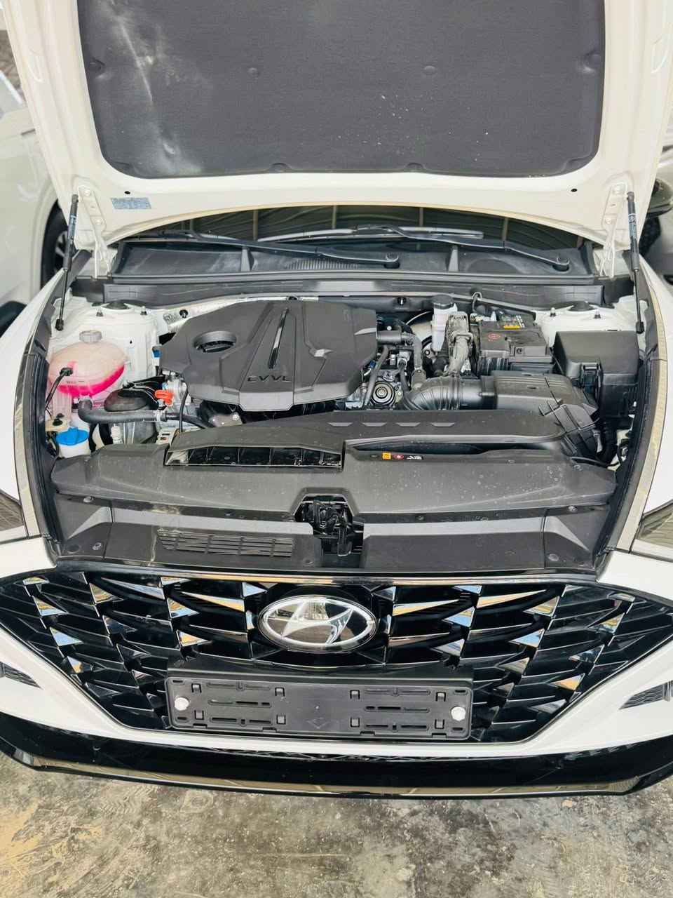 سلام عليكم 
سياره سوناتا للبيع وارد كوري مديل 2023 فول موصفات 1/1عده بانوراما رقم بصره كفاله عامه من ضرب وصبغ وبارد ماشيه 100الف 
مكان السياره البصره 
اي استفسار على الرقم 
***********
