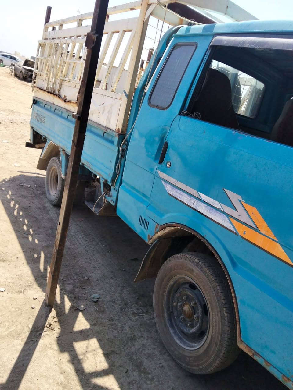 السلام عليكم سياره بنكو موديل 94بلسنويه 95 سياره بيها خيط بخار السنويه لل29تحويل مباشر رقم ديالئ 6چنگال البدي السياره معروضه 45وبيها مجال مثل ماموضح بلصوره لاغاسل ولا صابغ ولاملمع ولاجنبزه هل موجوده كدامك مكاني بعقوبه مدخل الامام محسن ***********
