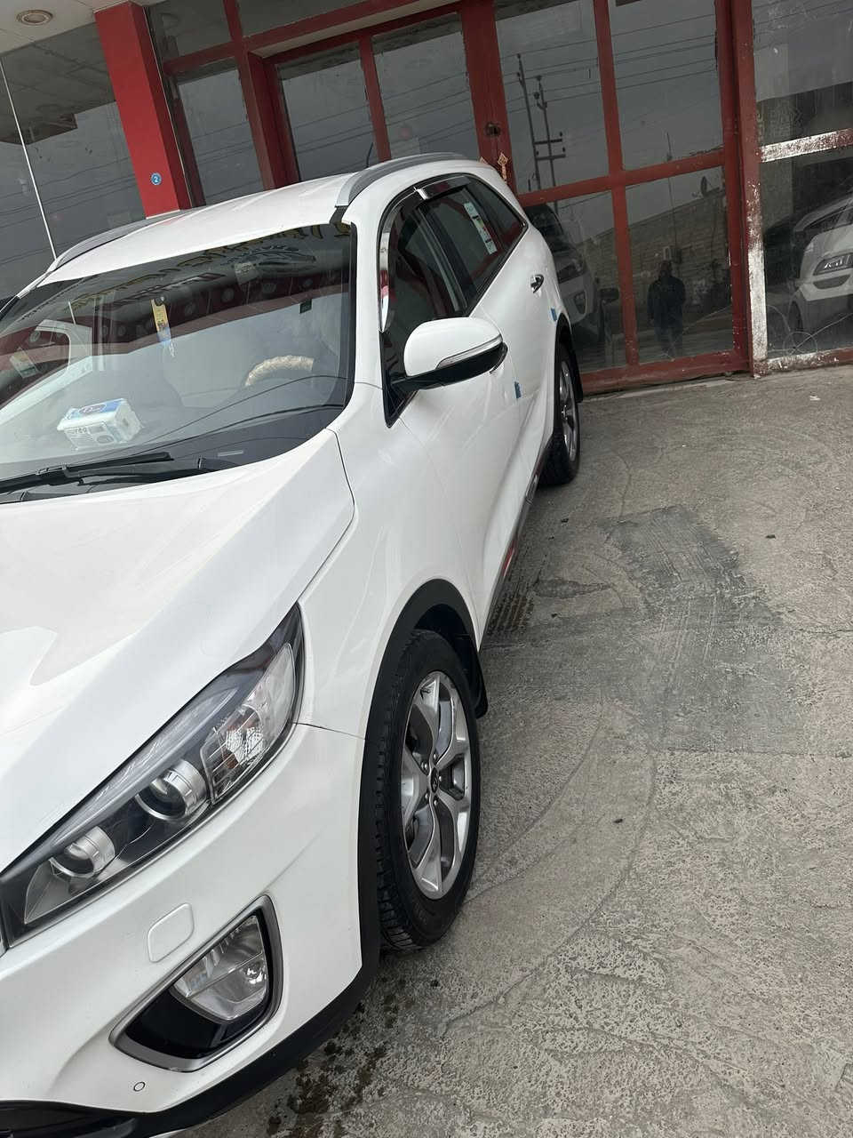 السلام عليكم سورنتو 2017 خليجيه فول مواصفات بستثناء البنراما المواصفات :
بصمه 
سبعه راكب 
6 سلندر كشن 
جنطه شفط
جلد 
حساس امامي خلفي 
تلث قطع تبريد

امريات شفط 
تحكمات ستيرن
شاه بلاديه

مكفوله ما عده بارد باب السايق حسبت شبر
العنوان صلاح الدين قضاء بلد
***********
